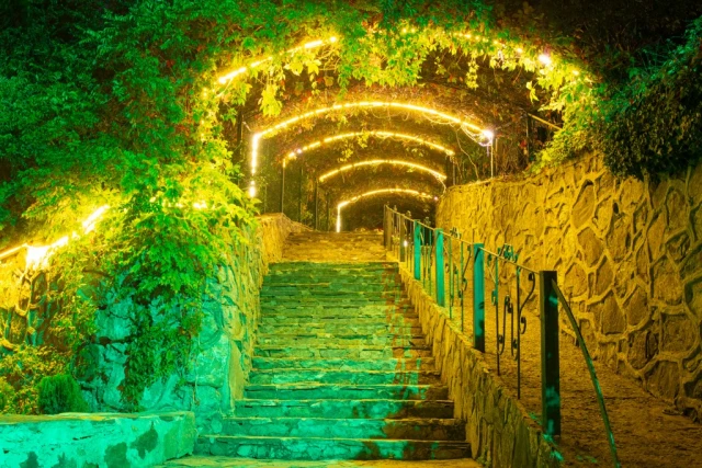 Güzelce Hisar Garden