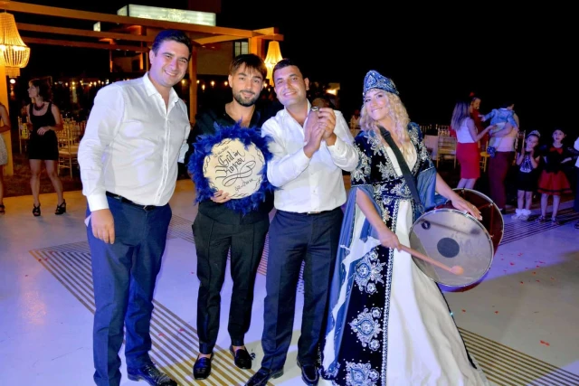 Wonder Wedding