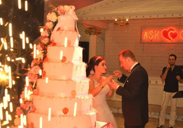 ask-olsun-kir-dugun-salonlari-kaynaklar-buca-izmir-36