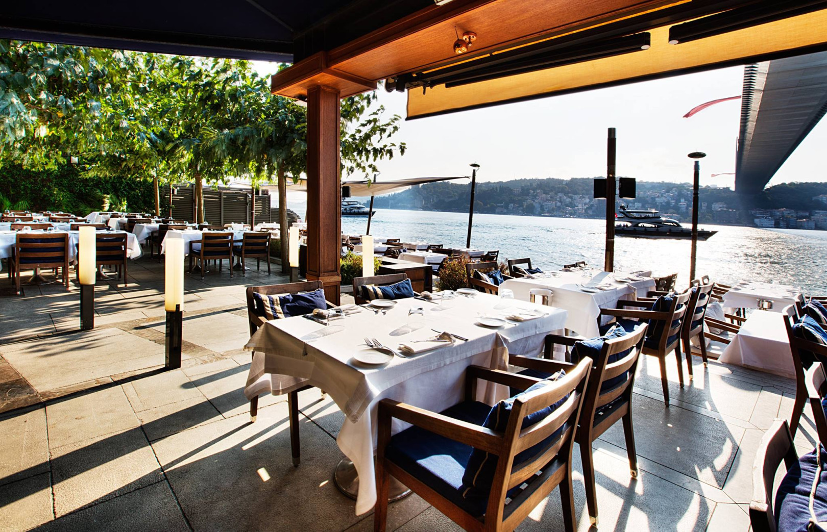 Lacivert Restaurant - İstanbul Davet Alanları - Fiyatlar | DüğünBuketi.com