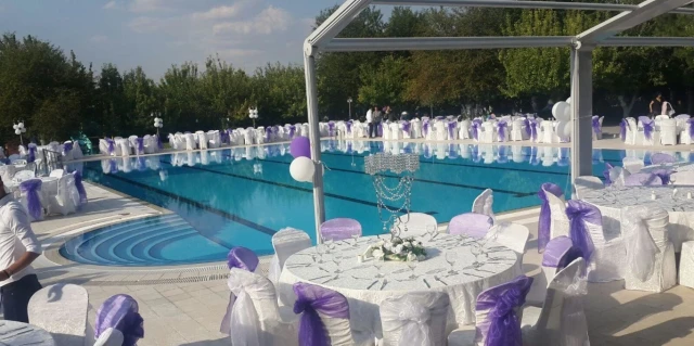 Gold Garden Pool & Wedding