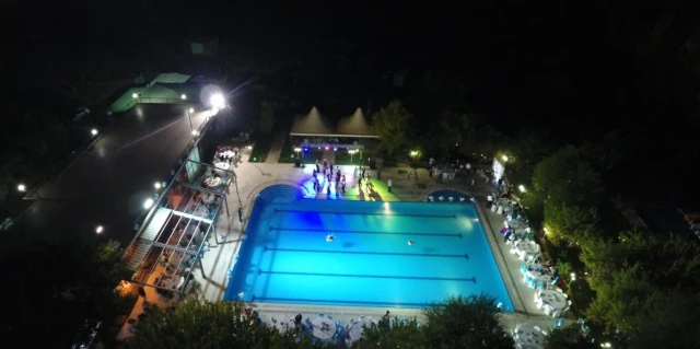 Gold Garden Pool & Wedding
