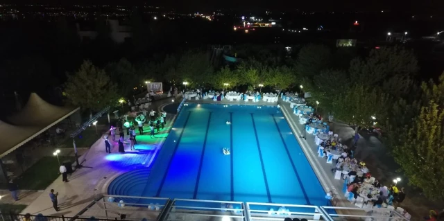 Gold Garden Pool & Wedding