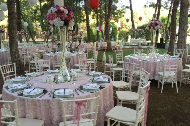Gold Garden Pool & Wedding