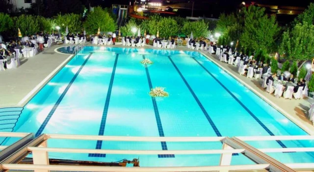 Gold Garden Pool & Wedding
