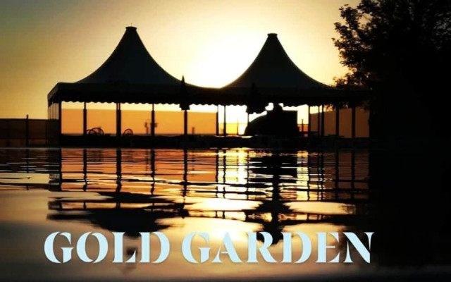 Gold Garden Pool & Wedding