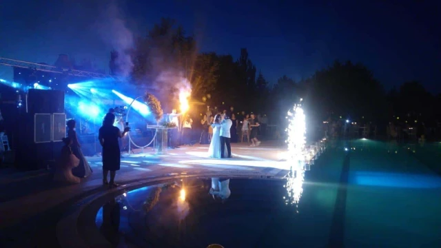 Gold Garden Pool & Wedding