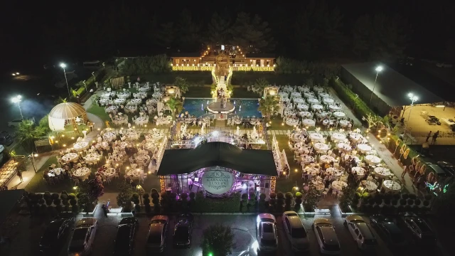Karnaval Luxury