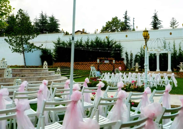 İncek Çınar Kasrı
