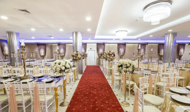 Violet Balo Davet