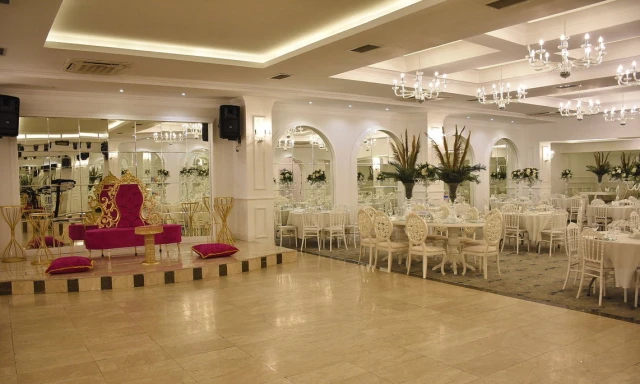 Gold Salon