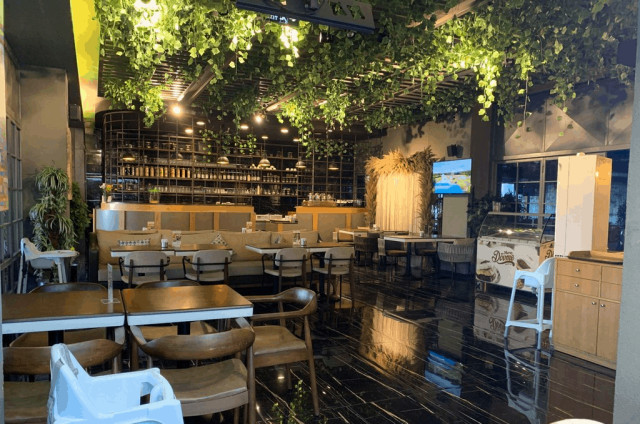 Afraze Cafe Restaurant