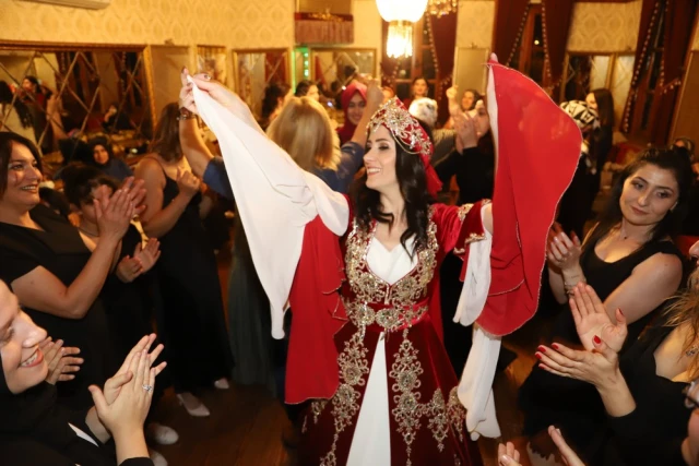 Hayal Kına Konağı
