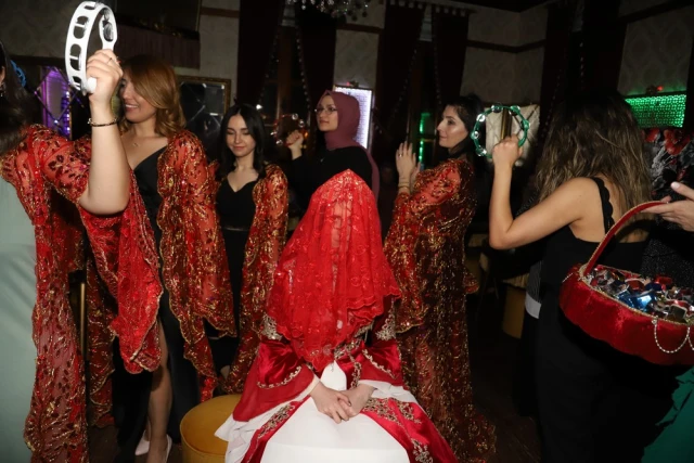 Hayal Kına Konağı