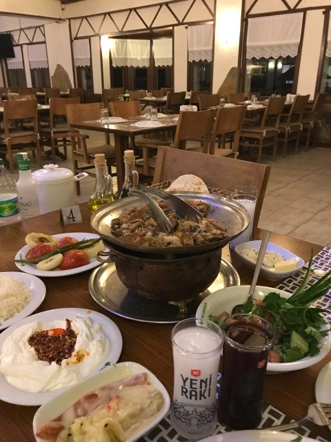 Tarihi Çınaraltı Restaurant