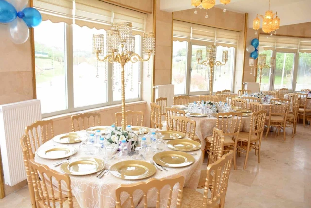 Salon Saray Davet