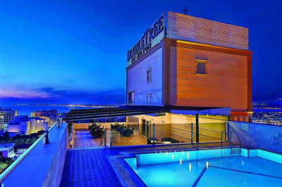 Double Tree By Hilton İzmir Alsancak