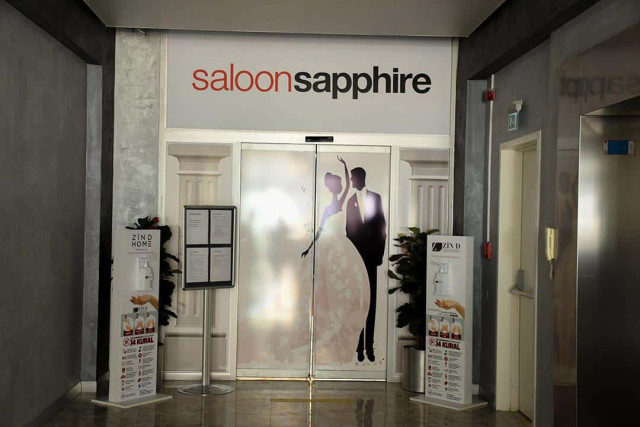 Saloon Sapphire