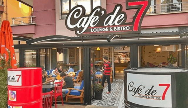Cafe’de 7 Lounge & Bistro