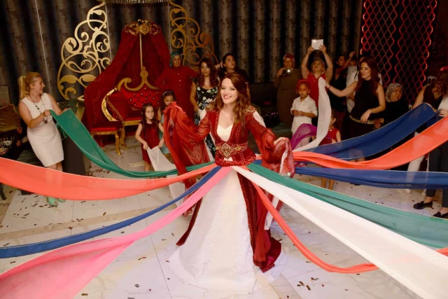 Elisa Davet ve Balo Salonları