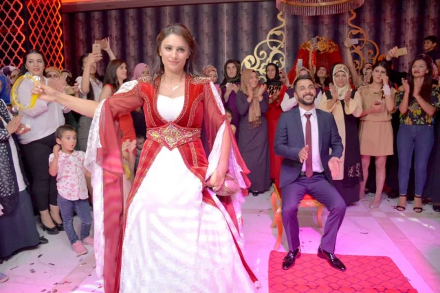 Elisa Davet ve Balo Salonları