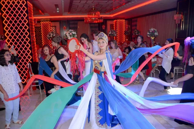 Elisa Davet ve Balo Salonları