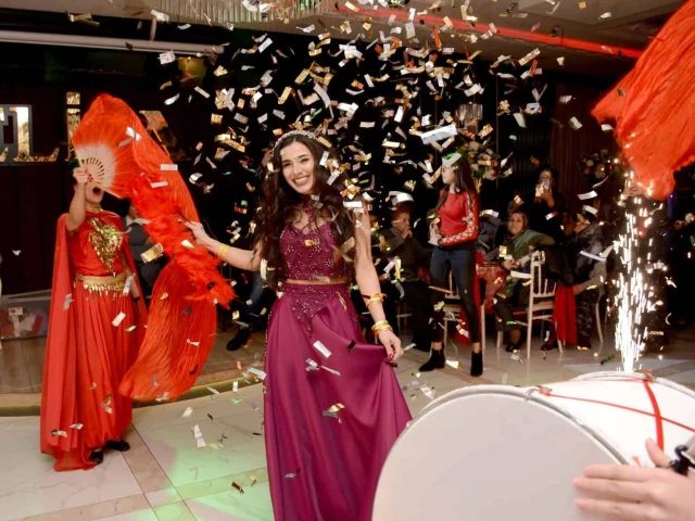 Elisa Davet ve Balo Salonları