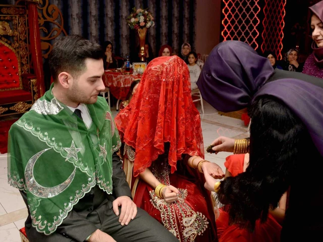 Elisa Davet ve Balo Salonları