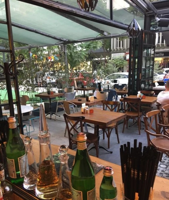 Lokal Cafe Bistro