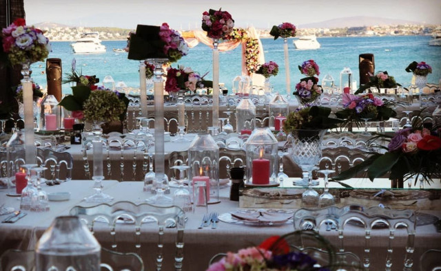 Tren Beach Club