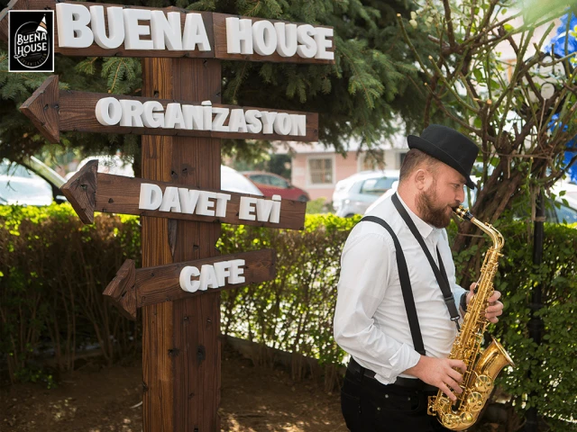 Buena House