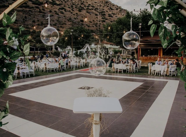 Oasis Park Kır Bahçesi