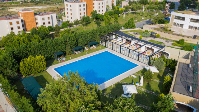 Poolside Bahçeşehir