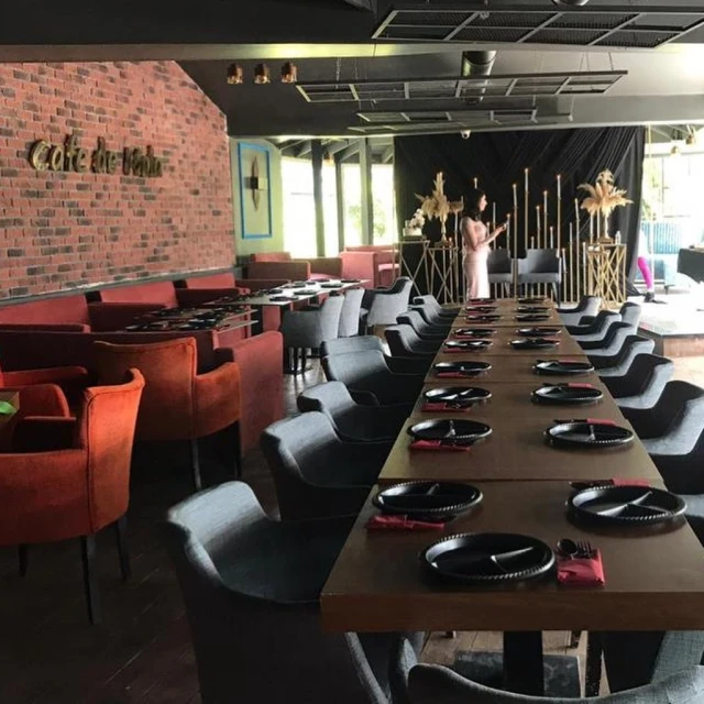 Cafe De Mola