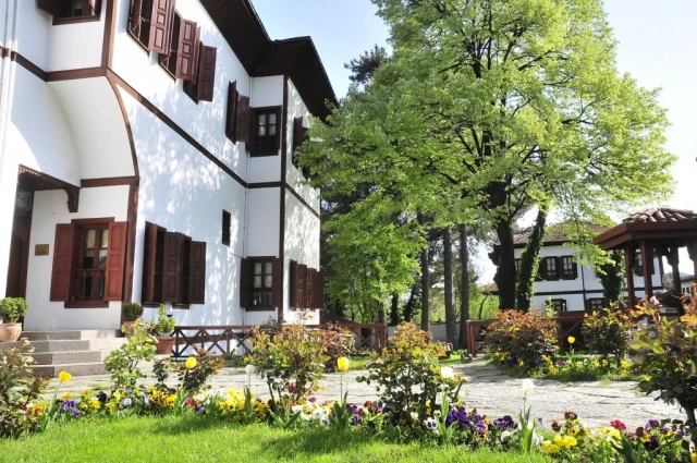 Havuzlu Asmazlar Konağı