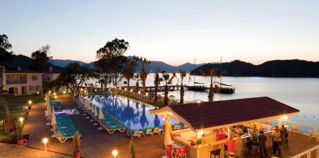 Adaköy Marina Hotel