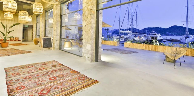 Adaköy Marina Hotel