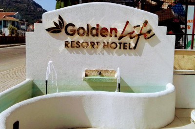 Golden Life Resort & Spa