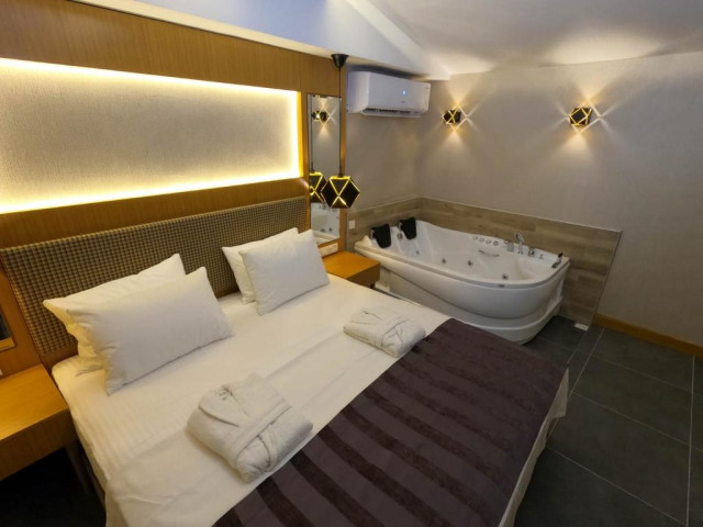 The Green Park Otel