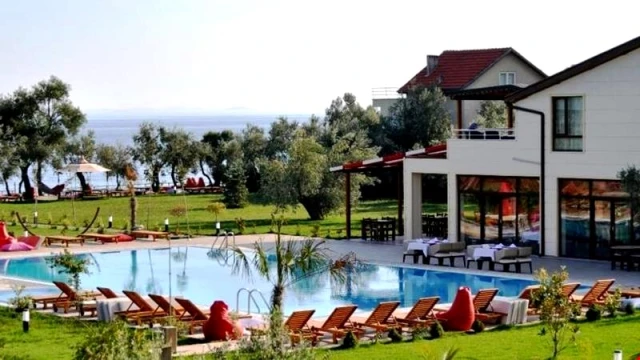 Green Beach Resort