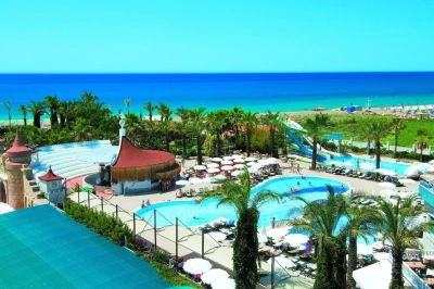 Aydınbey Famous Resort Hotel