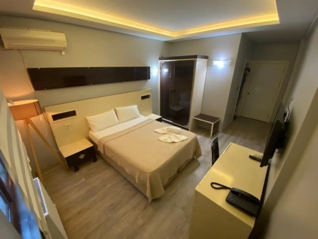 Grand 53 Hotel