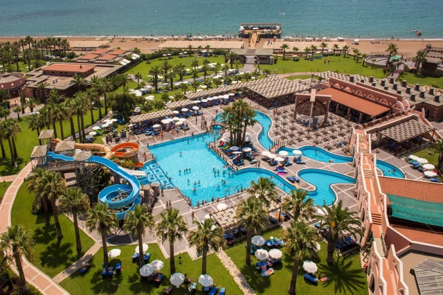 Club Mega Saray Hotel