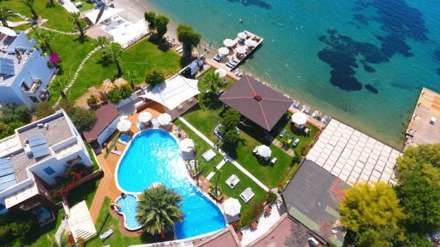 Costa Luvi Hotel & Suites