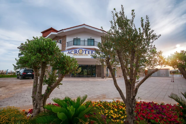 Acroter Hotel & Spa