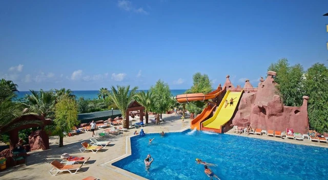 Mc Mahberi Beach Hotel