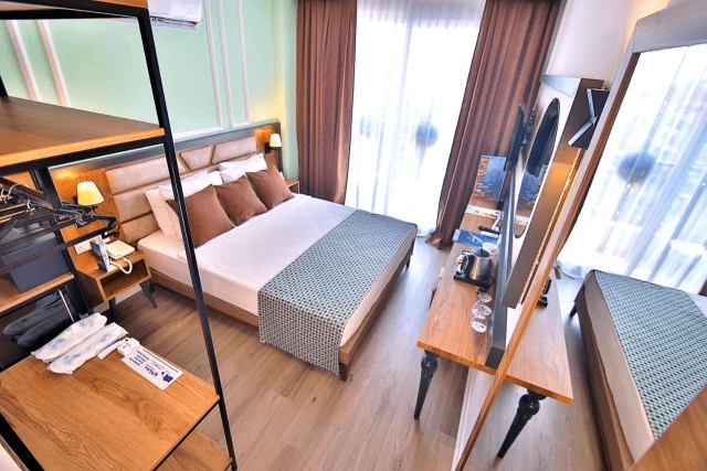 Club Big Blue Suite Hotel
