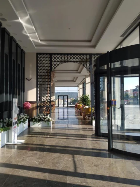 Kanyonvadi Hotel