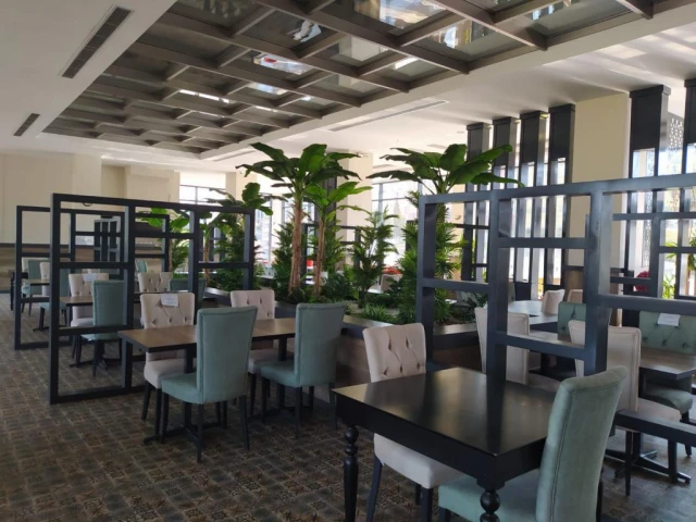 Kanyonvadi Hotel