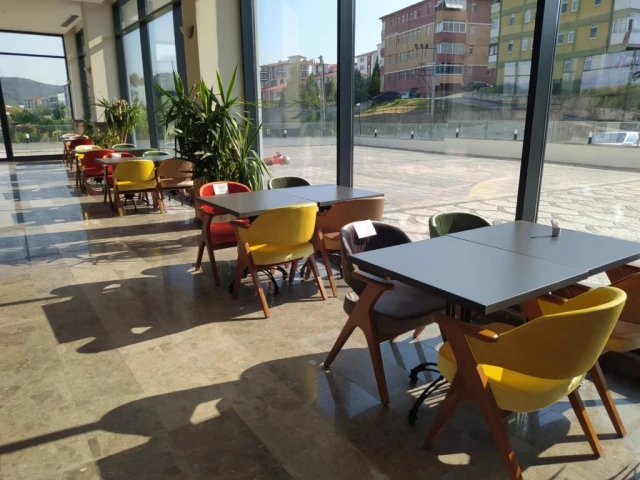 Kanyonvadi Hotel
